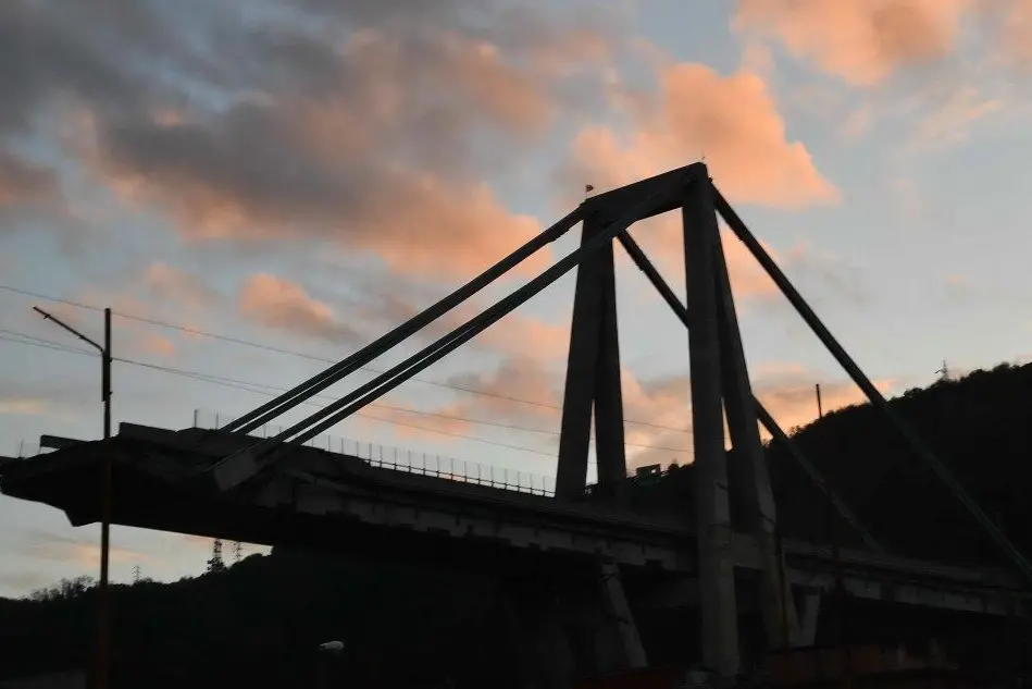 Un laboratorio svizzero analizzerà i resti del ponte crollato a Genova