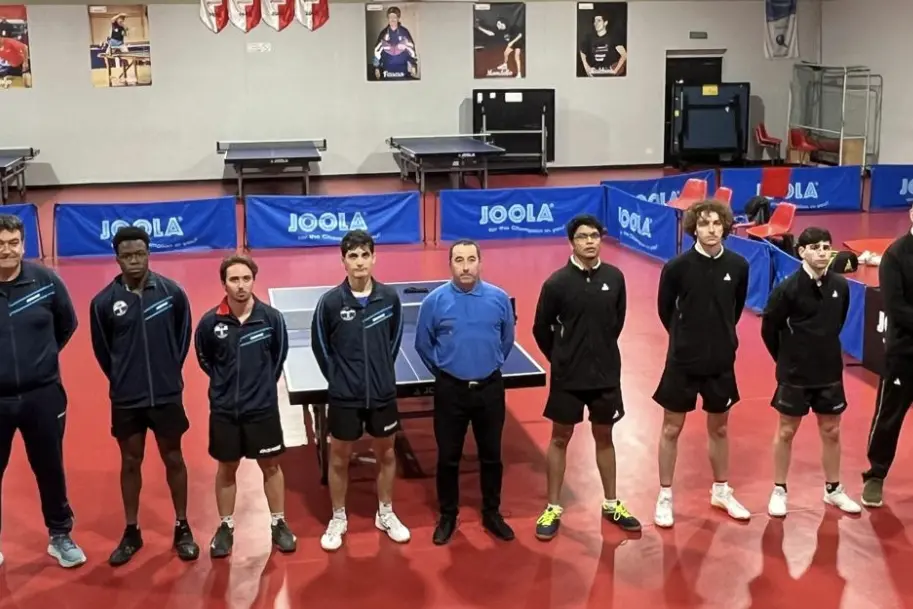 Marcozzi e TT Sassari nelle fasi preliminari del derby (Foto concessa dall'ASD Marcozzi)