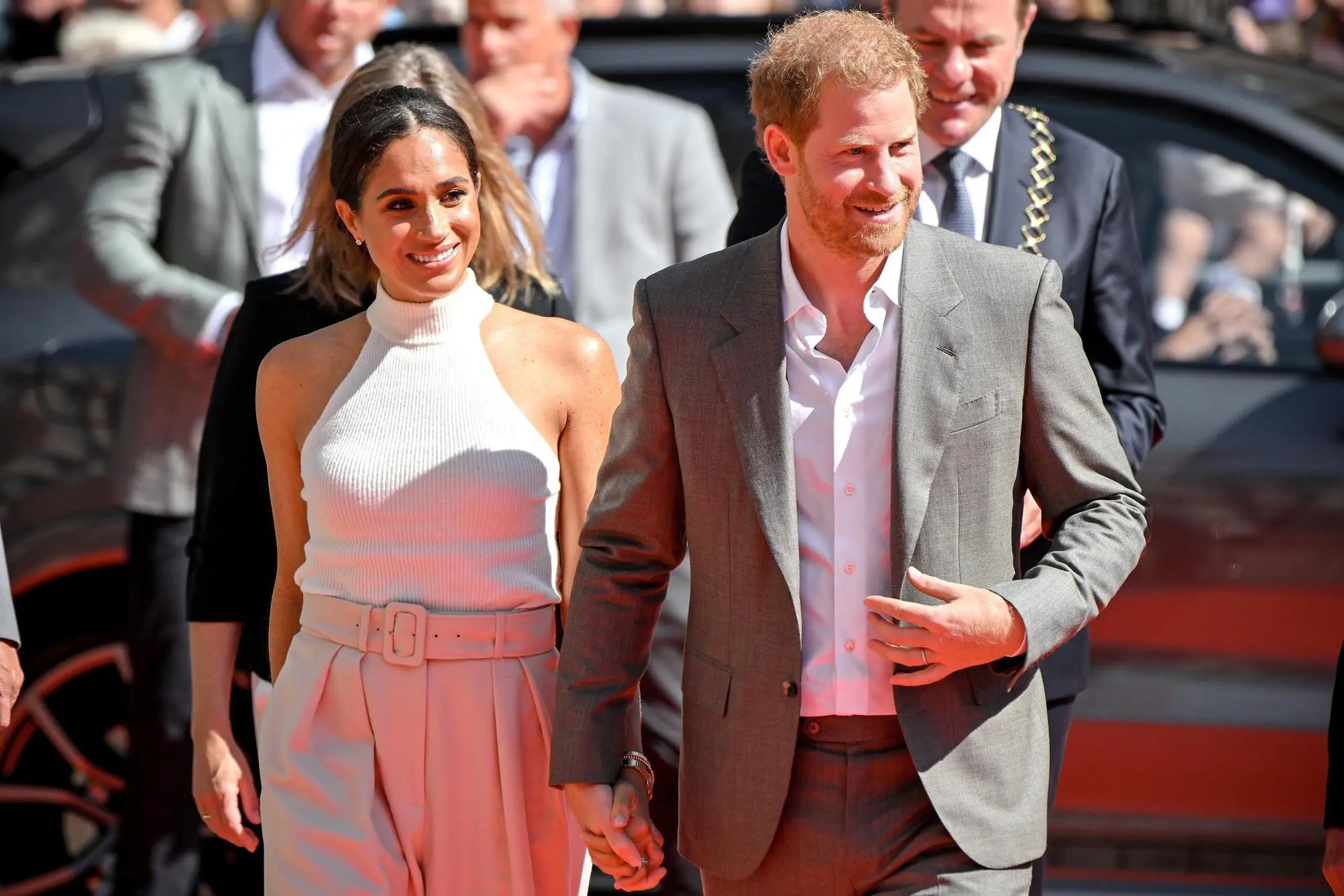 Britain's Prince Harry (R) and his wife Meghan (L), the Duke and Duchess of Sussex, arrive for their visit to represent the '6th Invictus Games 2023', in Duesseldorf, Germany, 06 September 2022. ANSA/SASCHA STEINBACH