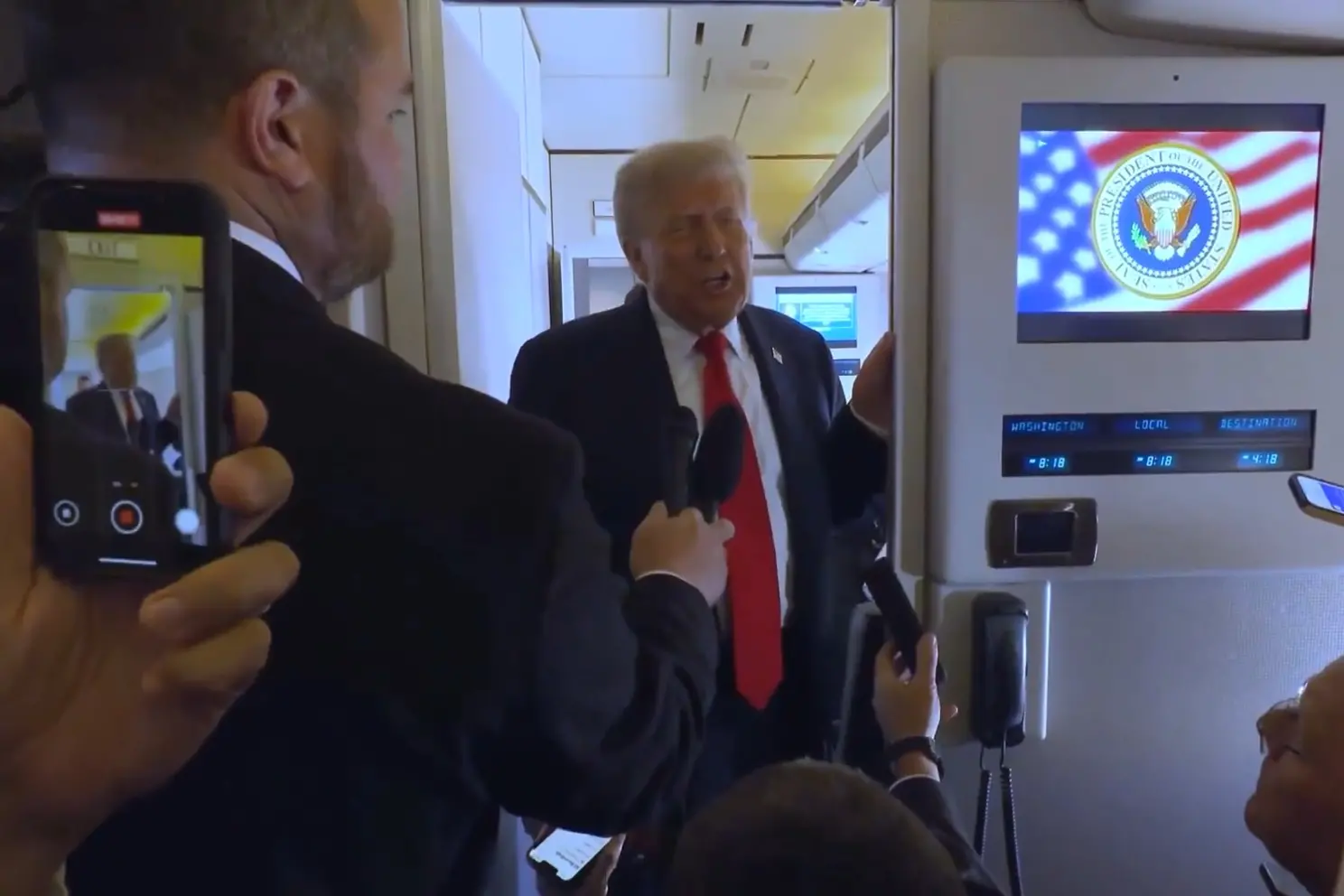 Trump sull'Air Force One