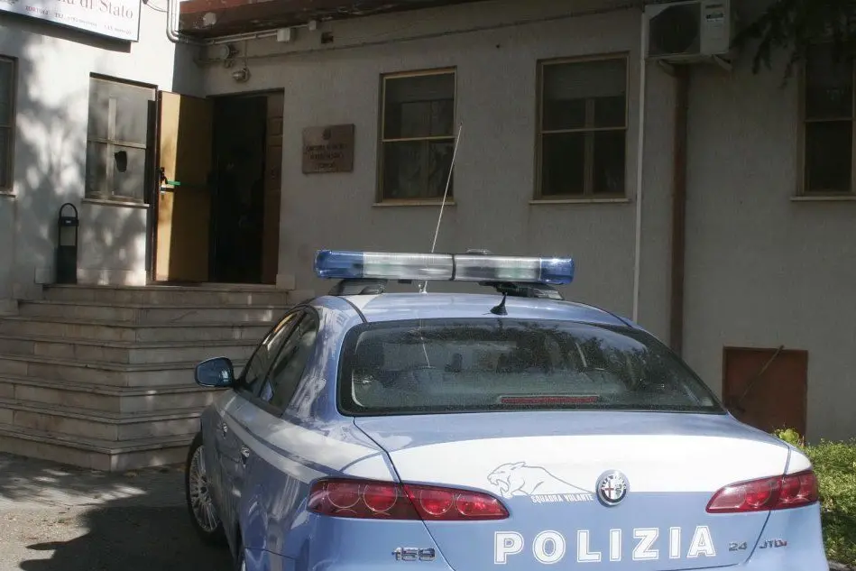 Polizia a Tortolì (Archivio L'Unione Sarda)