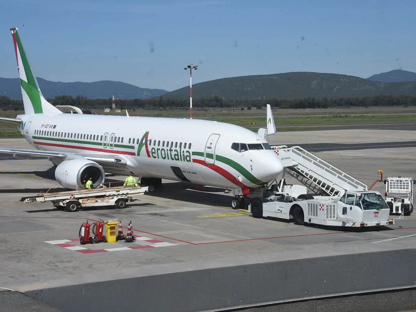 Un aereo Aeroitalia ad Alghero (Foto G. Calvi)