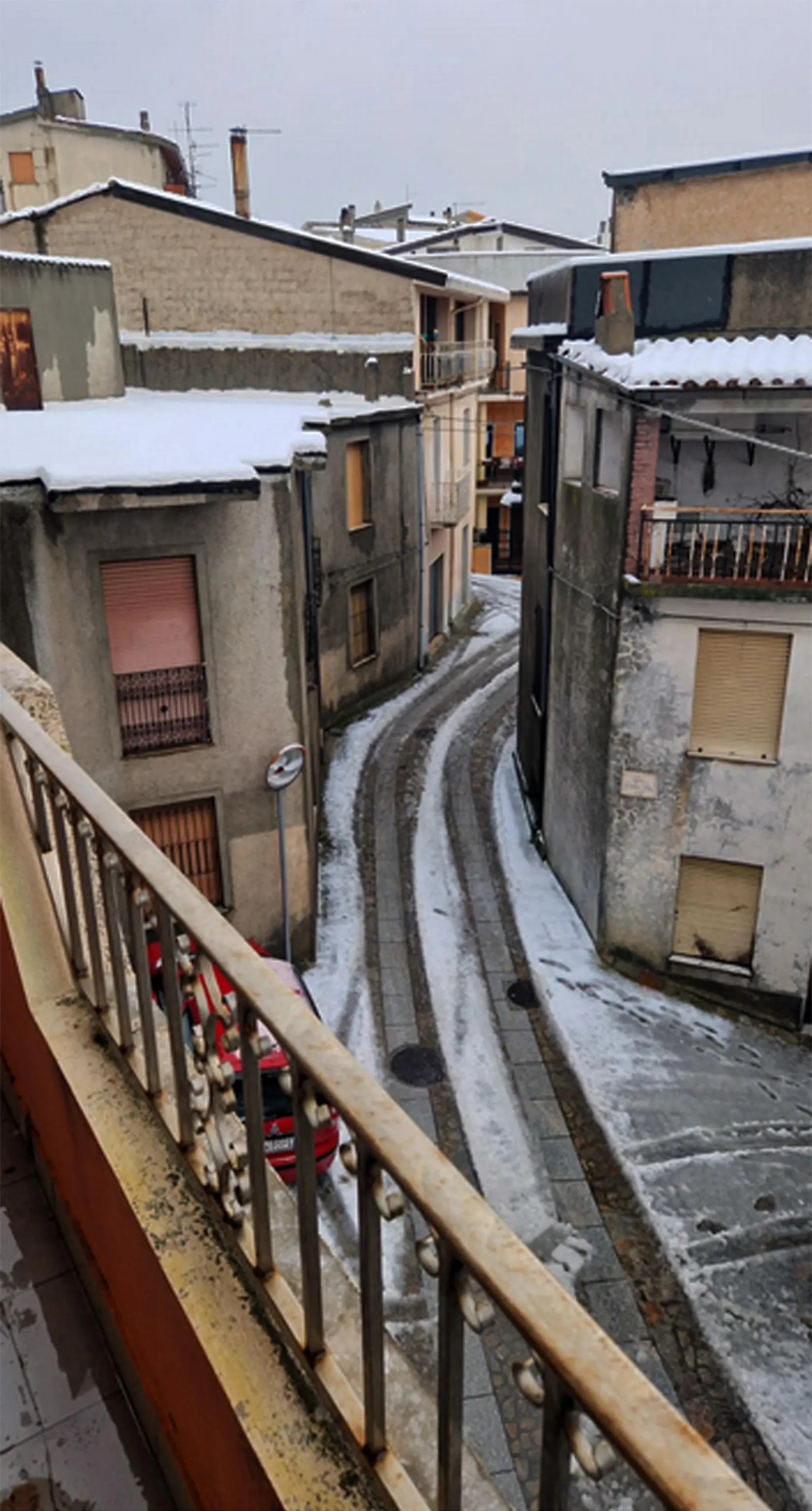Torna la neve in Sardegna, fiocchi bianchi a meno di 1000 metri