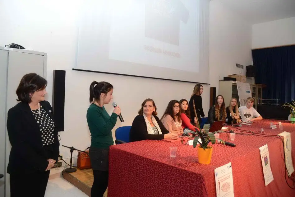 Convegno al liceo Gramsci per la Giornata contro la violenza sulle donne (L'Unione Sarda - Satta)