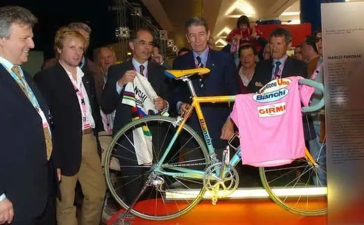 E' stato anche presidente della Mercatone Uno, squadra di Marco Pantani