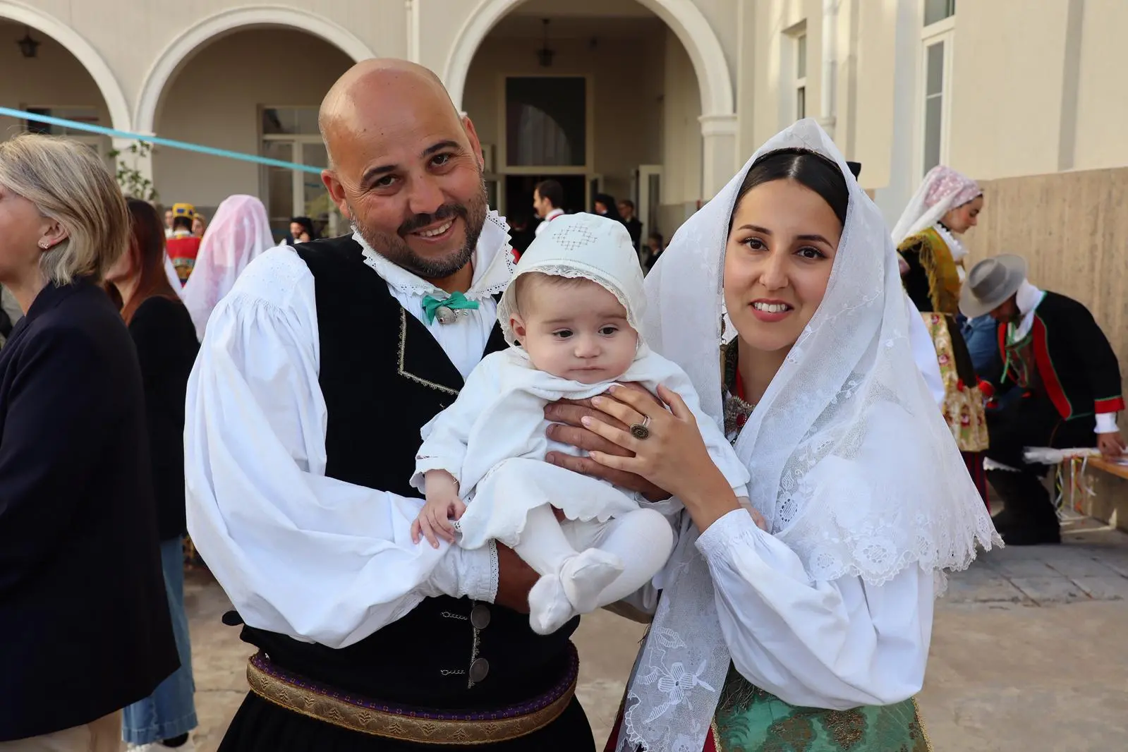 Mamma Clelia, papà Manuele e il piccolo Marco di cinque mesi (Foto: Niada)