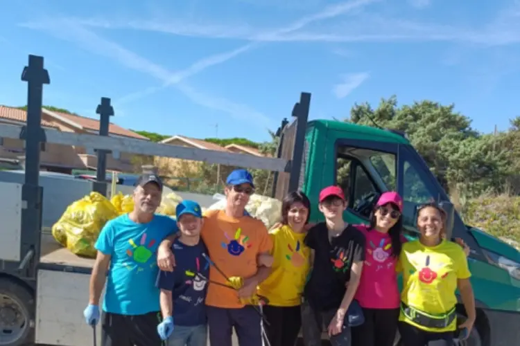 I ragazzi di "Smile for you" a Porto Torres (foto Pala)