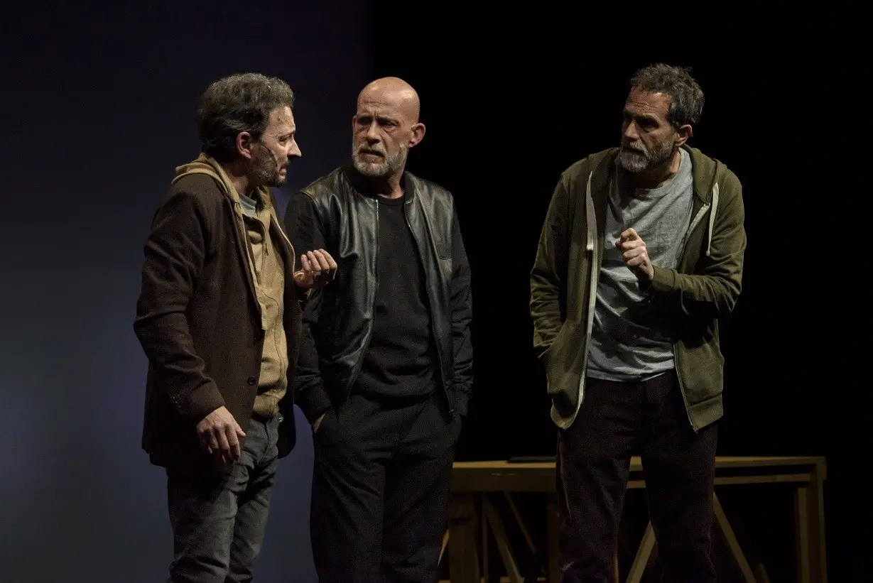Una scena con Gianmarco Tognazzi (al centro), Renato Marchetti e Fausto Sciarappa