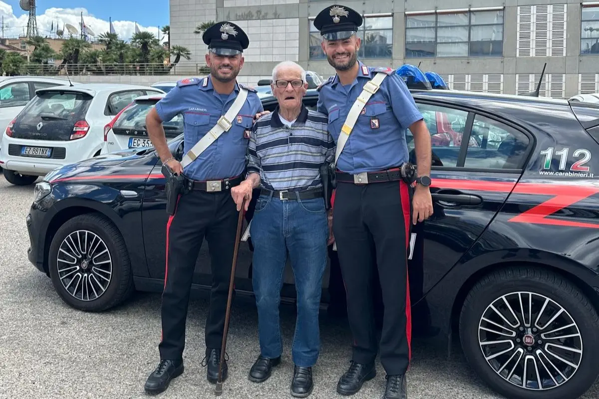 L'anziano con i carabinieri