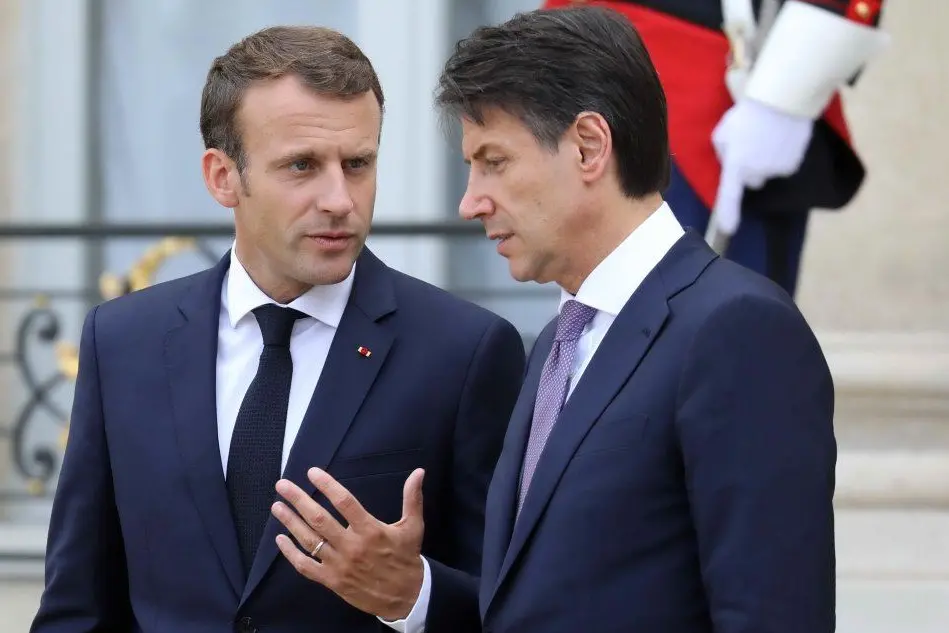 Emmanuel Macron e Giuseppe Conte
