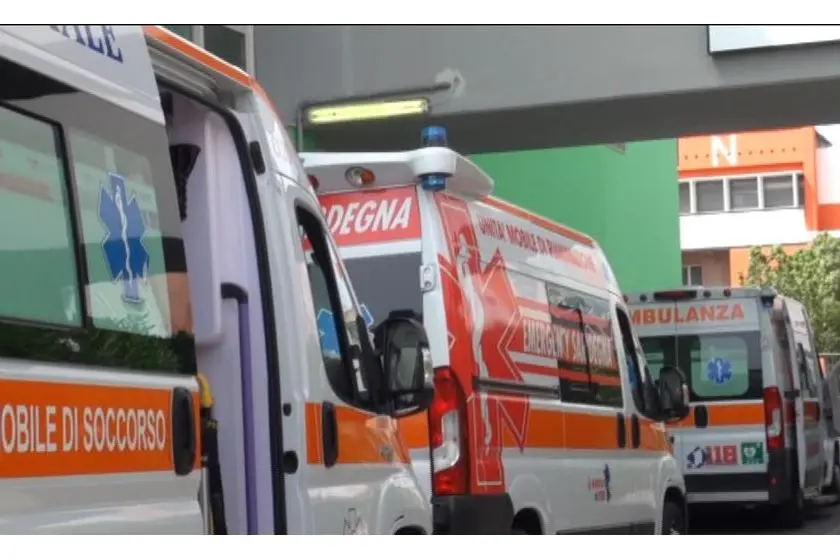 Ambulances in the Brotzu emergency room (Videolina)
