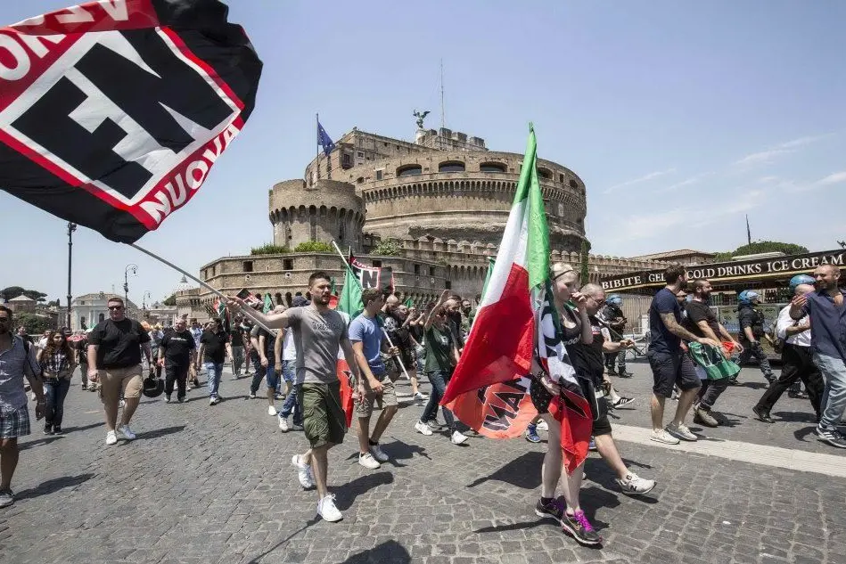 Manifestanti di Forza Nuova a Roma