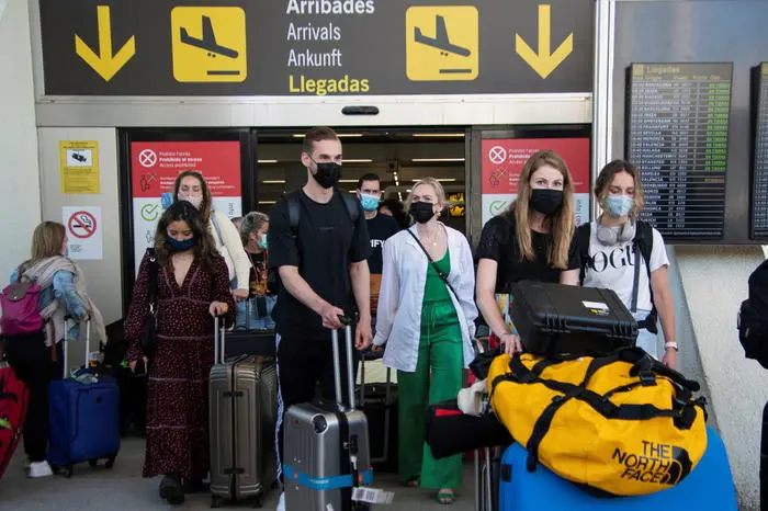 L'aeroporto di Maiorca (Ansa)