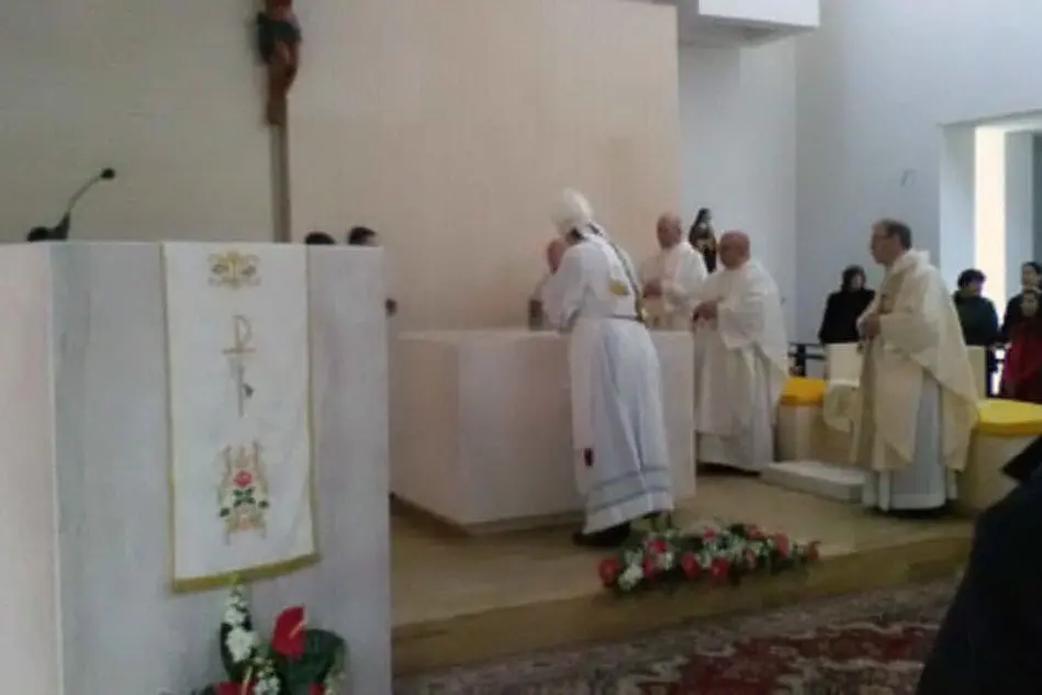 La cerimonia nella nuova chiesa parrocchiale