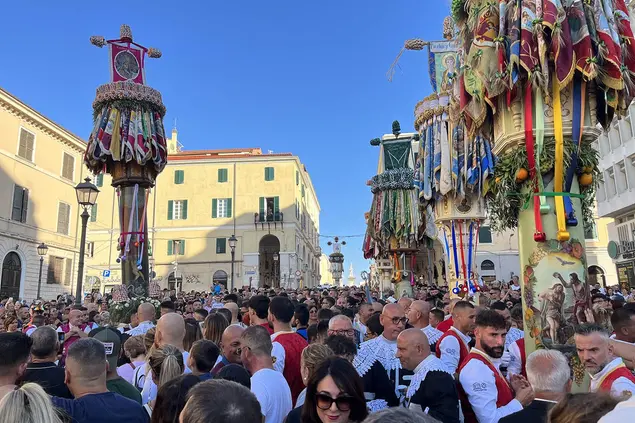 Grande folla ai Candelieri di Sassari (foto G. Calvi)