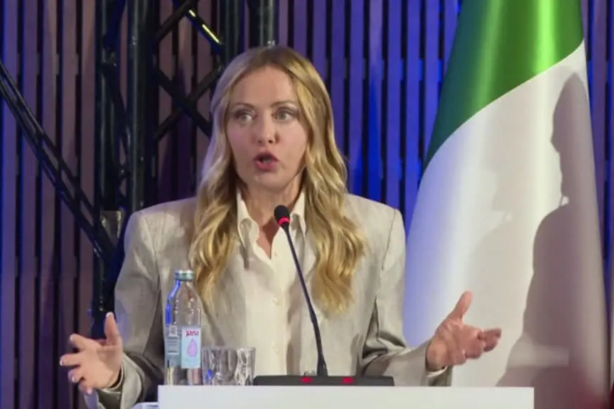 Med9, Meloni: "Non chiediamo all'Ue spesa libera per essere allegri"