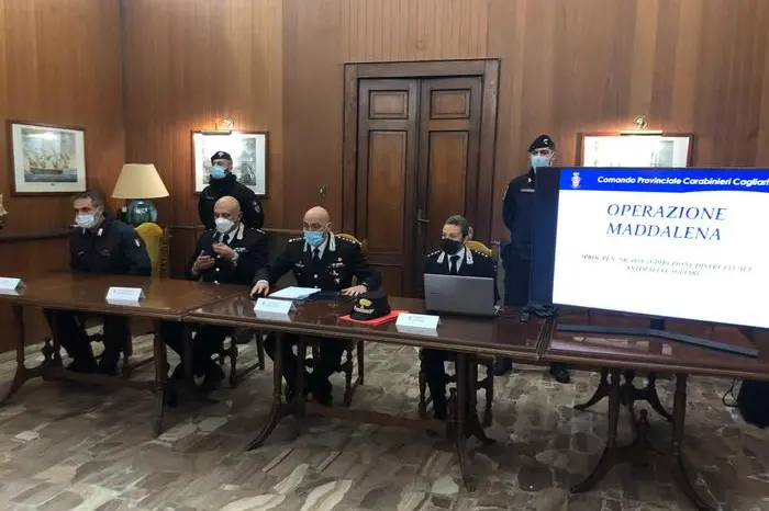 Conferenza stampa dei carabinieri sull'operazione Maddalena (Ansa)