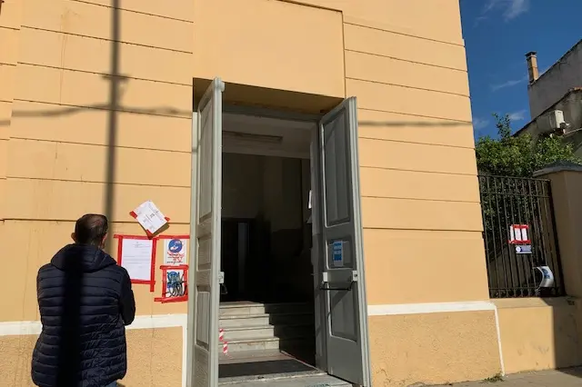 Cabras, la tecnologia sbarca a scuola: un'app per pagare la mensa scolastica (foto Pinna)