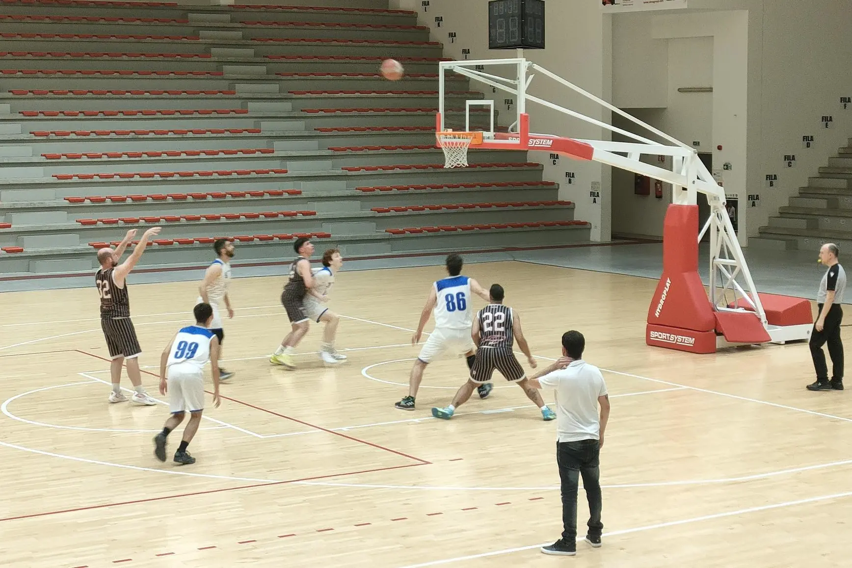 Simone Caredda, punto di forza del Basket Serramanna (foto di Giacomo Pala)