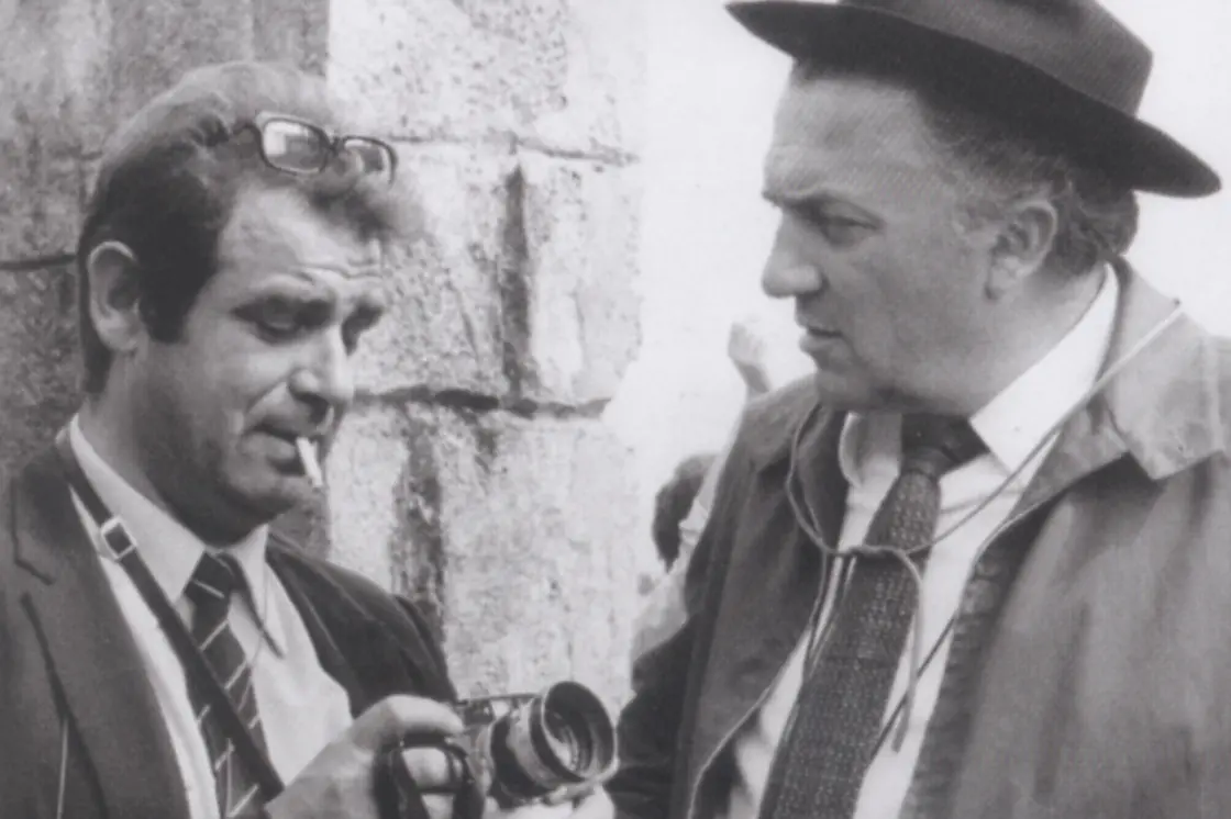 Il fotografo Franco Pinna (1925-1978) con Federico Fellini