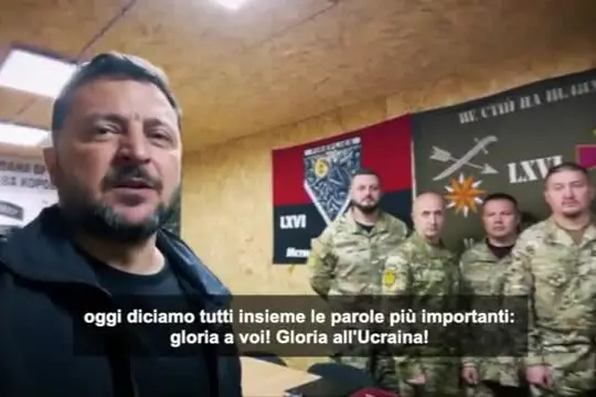 Zelensky elogia le truppe ucraine nella Giornata dei Difensori
