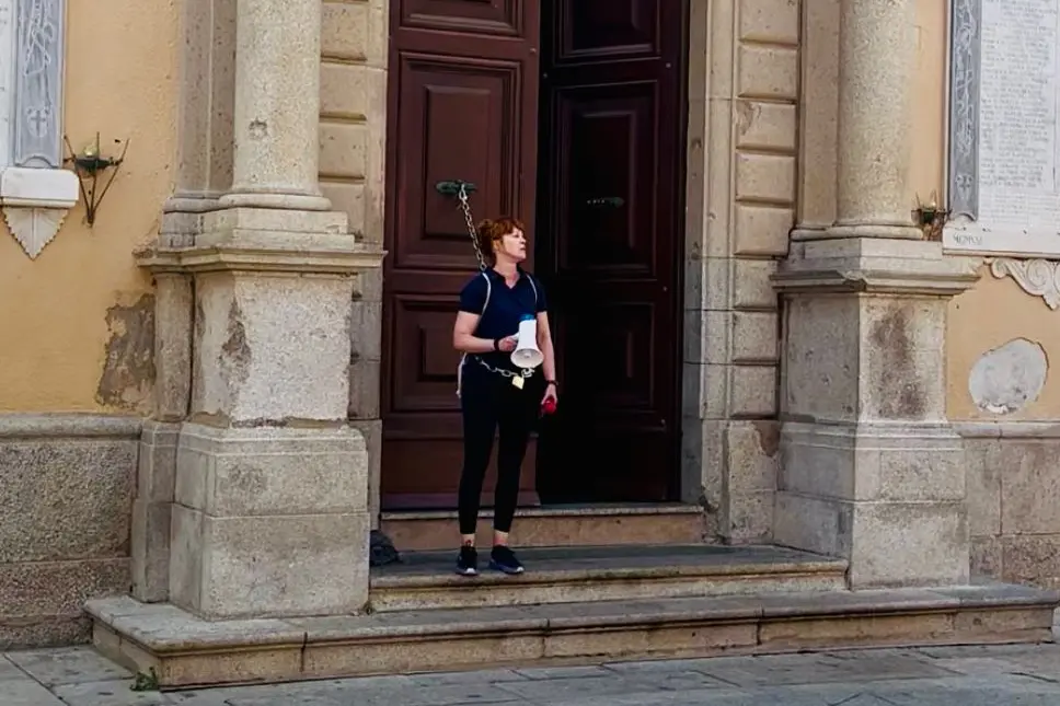 La Maddalena, la protesta al municipio