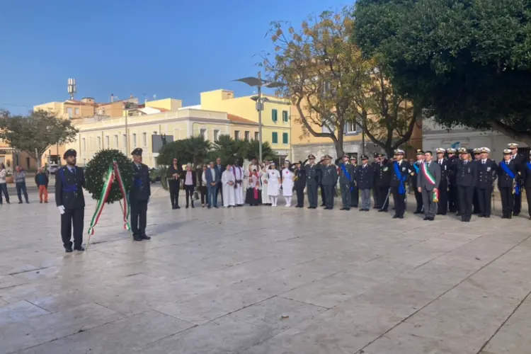 Cerimonia del 4 novembre a Porto Torres (foto Pala)