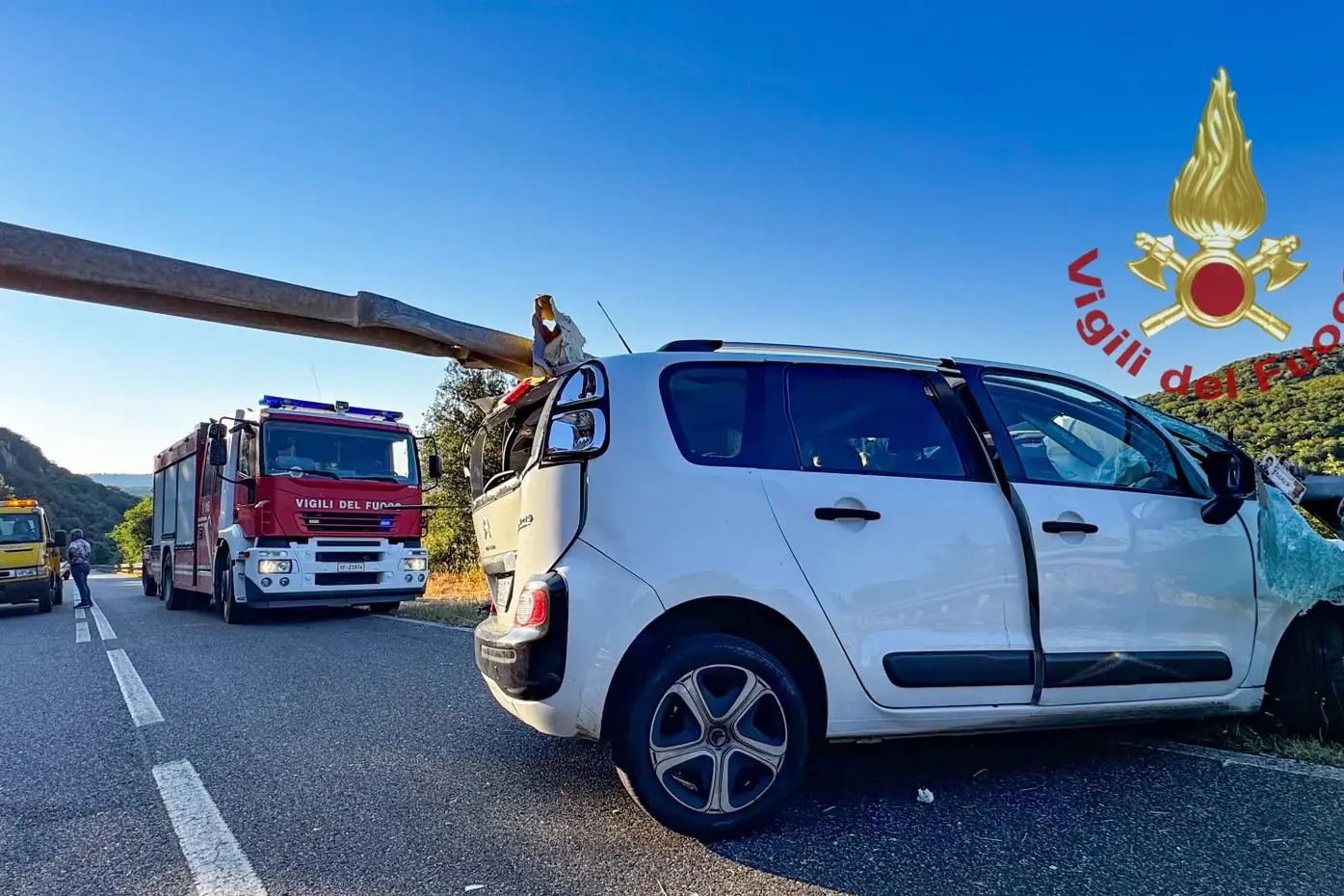 L'incidente (foto Vigili del fuoco)