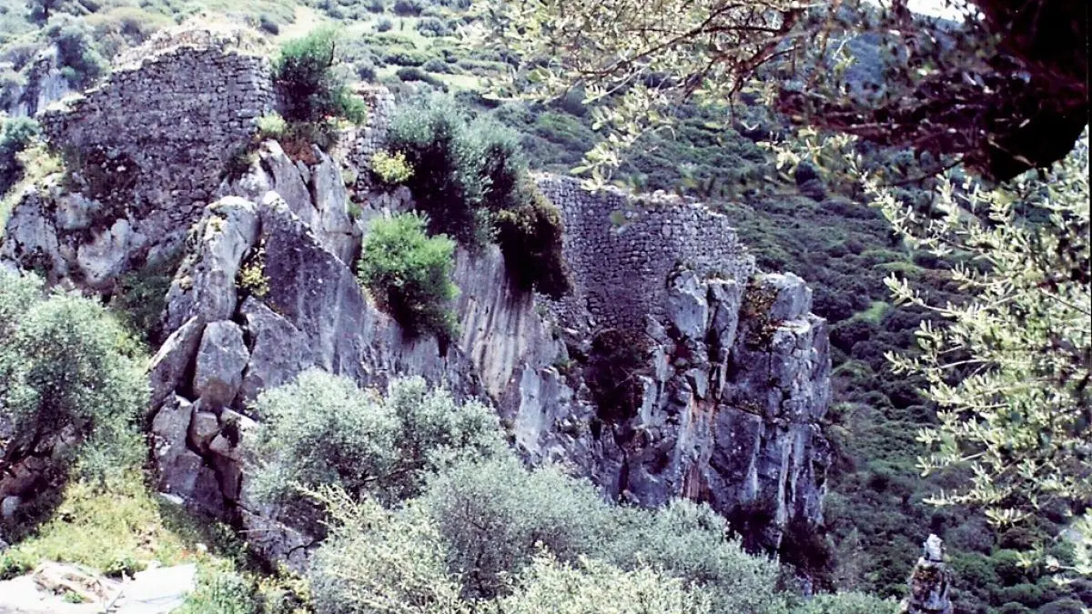 Il Castello Di Medusa A Samugheo La Storia Misteriosa il-castello-di-medusa-a-samugheo-la-storia-misteriosa