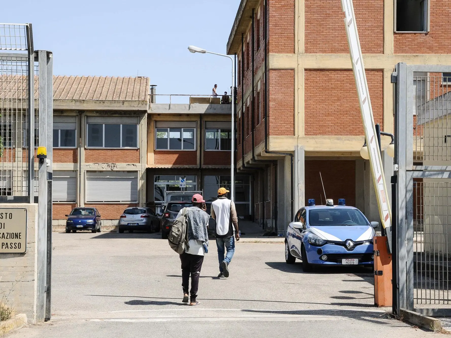 Monastir 29-8-2020 - Protesta dei migranti nel centro di accoglienza di Monastir - foto Angelo Cucca