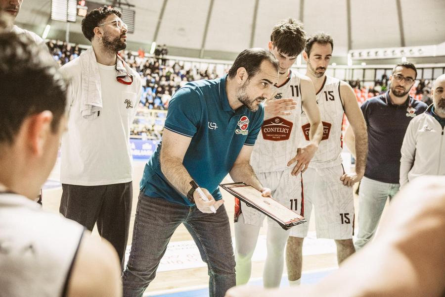 Al PalaPirastu il derby di B Interregionale tra Esperia e Sennori