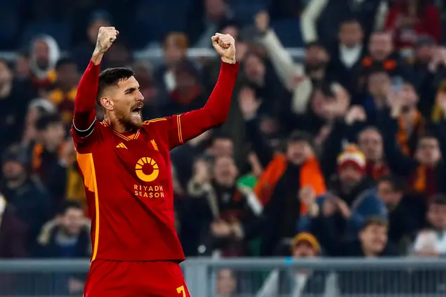 L'esultanza di Lorenzo Pellegrini (Ansa)