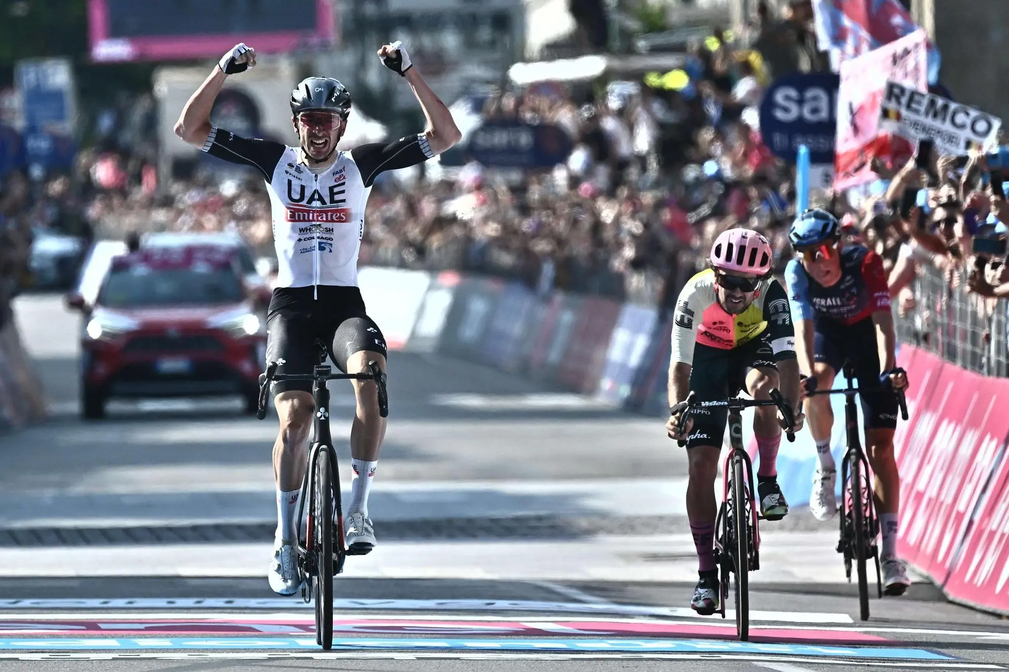 American rider Brandon McNulty of Uae Team Emirates in action to cross the finish line and win the fifteenth stage of the 2023 Giro d'Italia cycling race over 195 km from Seregno to Bergamo, Italy, 21 May 2023. ANSA/LUCA ZENNARO