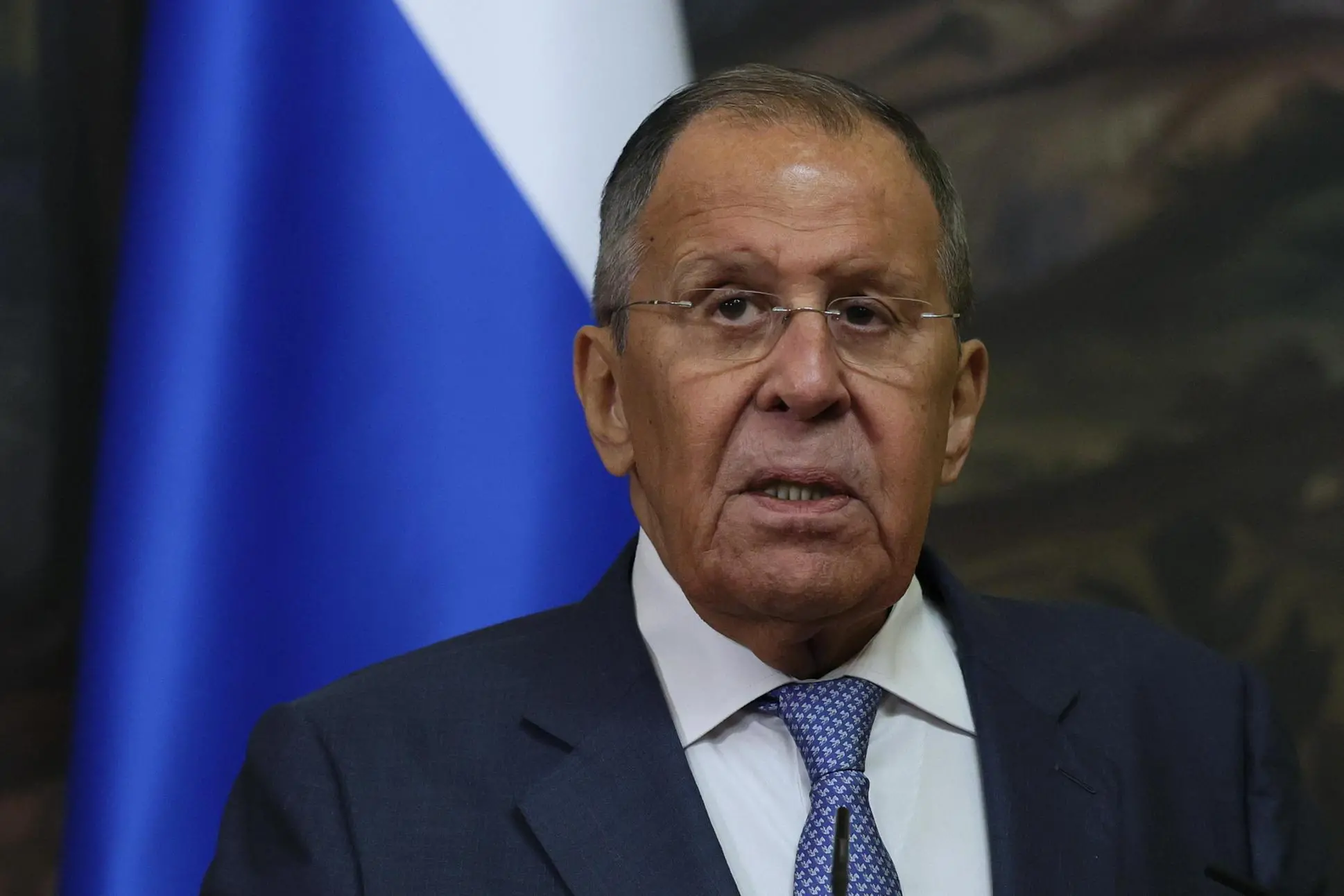 Mosca: «Trump esclude l’ingresso dell’Ucraina nella Nato» epa13190454 Russian Foreign Minister Sergey Lavrov attends a press conference with Archbishop Paul Richard Gallagher, Vatican envoy and Secretary for Relations with States and International Organisations of the Holy See, following their meeting in Moscow, Russia, 25 August 2026. EPA/RAMIL SITDIKOV/REUTERS / POOL