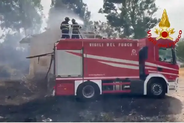 L'intervento dei vigili del fuoco (foto vvf)
