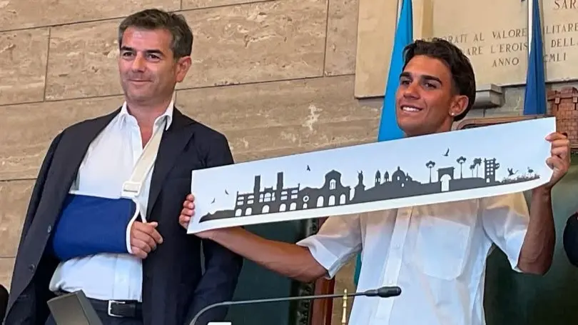 https://immagini.unionesarda.it/version/c:NjU3NTdiMGMtMTY0MC00:NzM0MzdlZmQtOWUxNS00/image.webp?f=16:9
