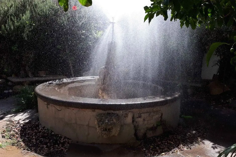 La fontana di una delle case storiche di Quartucciu (foto Giorgia Daga)
