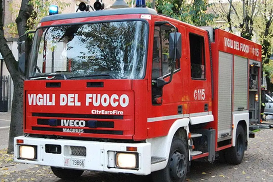 Un camion dei vigili del fuoco