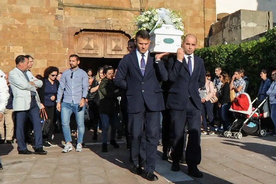 I funerali del piccolo Andrea Cherchi (foto Angelo Cucca)