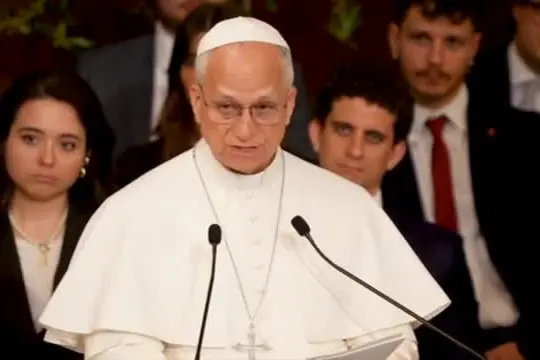 Papa: bene Atenei impegnati per diritto studio e chi fugge da guerre