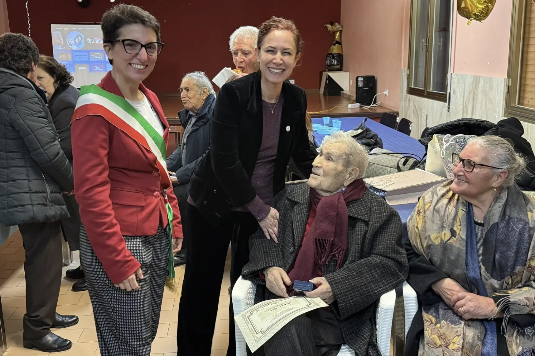 Festa per Francesco Cogoni (foto Comune di Cagliari)