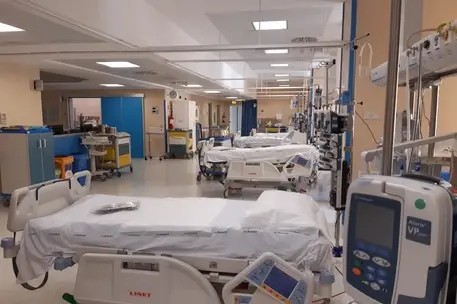 L'ospedale di Rimini (Ansa)