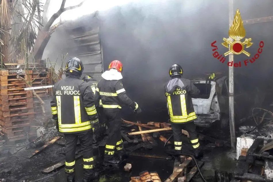 L'intervento (foto Vigili del fuoco)