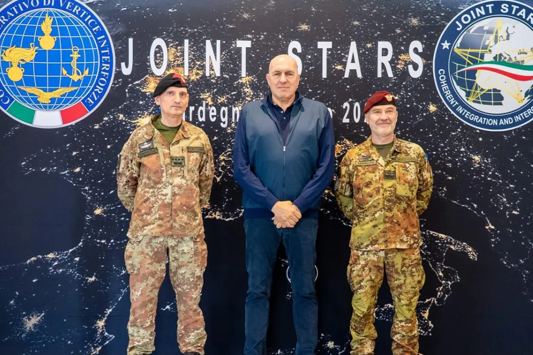 Il ministro Crosetto in visita a Joint Stars 2025 (Foto ministero della Difesa)