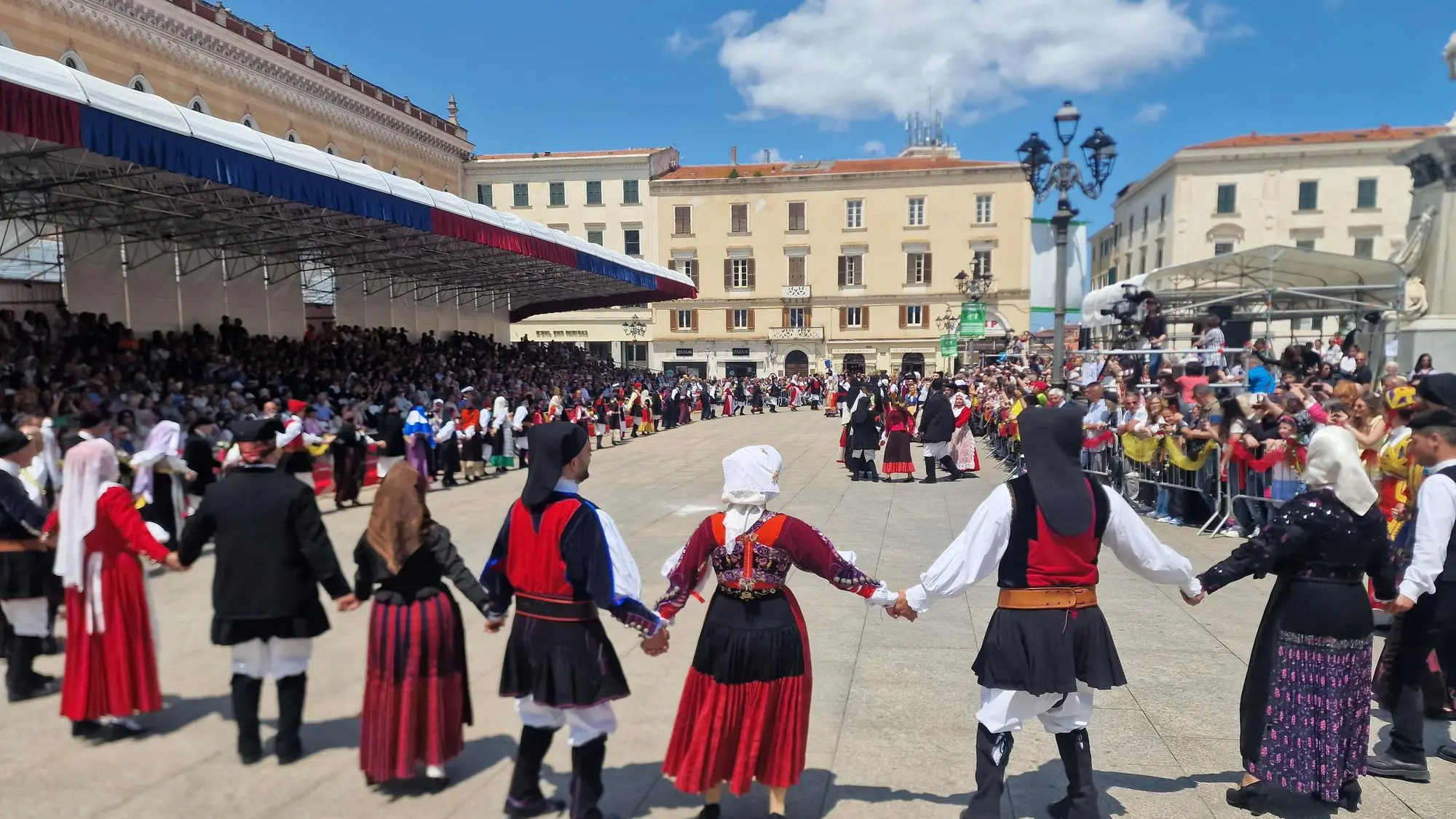 https://immagini.unionesarda.it/version/c:NjUyODIxNGItNGVkYS00:N2FmZTBjOTctODYxMC00/image.webp?f=16:9