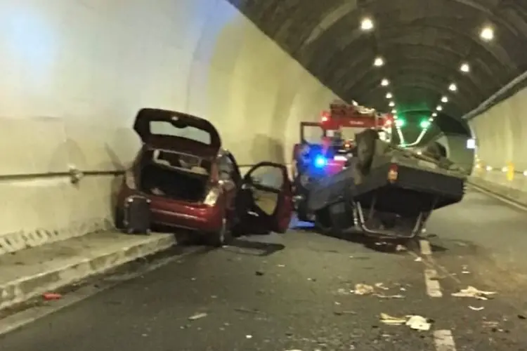 L'incidente in galleria (L'Unione Sarda)