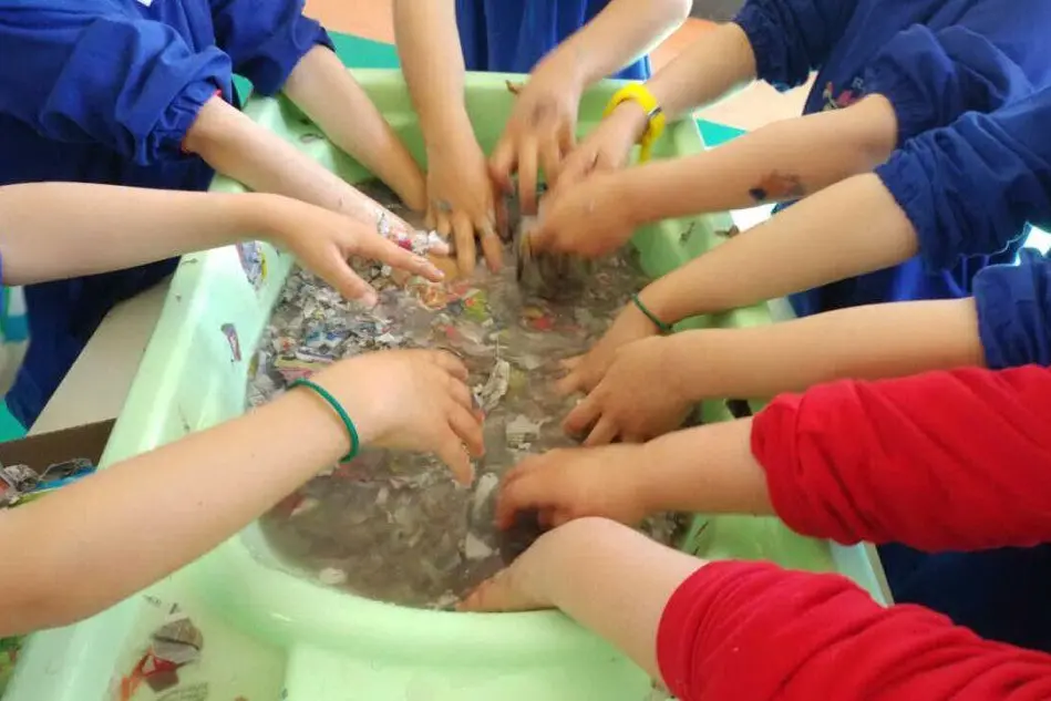 Il laboratorio fatto dagli studenti della scuola elementare Luigi Mezzacapo