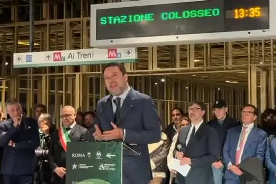 Salvini: politica si unisca per il ponte come per la metro di Roma
