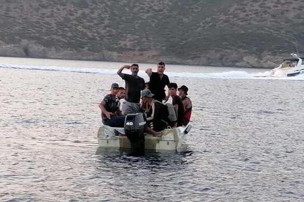 Notte di sbarchi nell’Isola: 33 migranti tra Pula, Sant’Antioco e Solanas. In 4 salvati da un naufragio