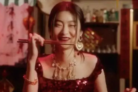 Un'immagine dalla campagna pubblicitaria di Dolce&Gabbana in Cina (foto da Instagram)